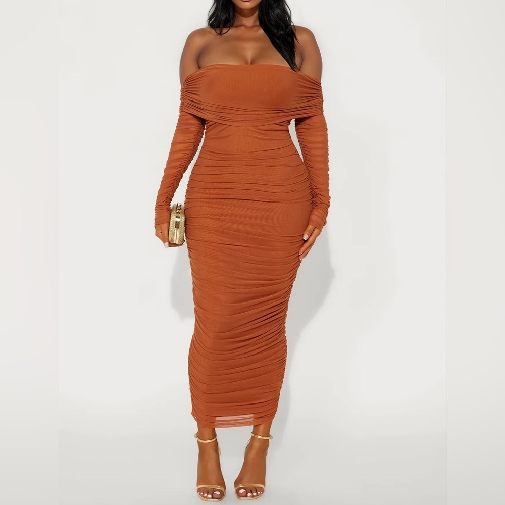 NWT Off-Shoulder Ruched Mesh Bandage Midi Dress - Camel - Size XSmall